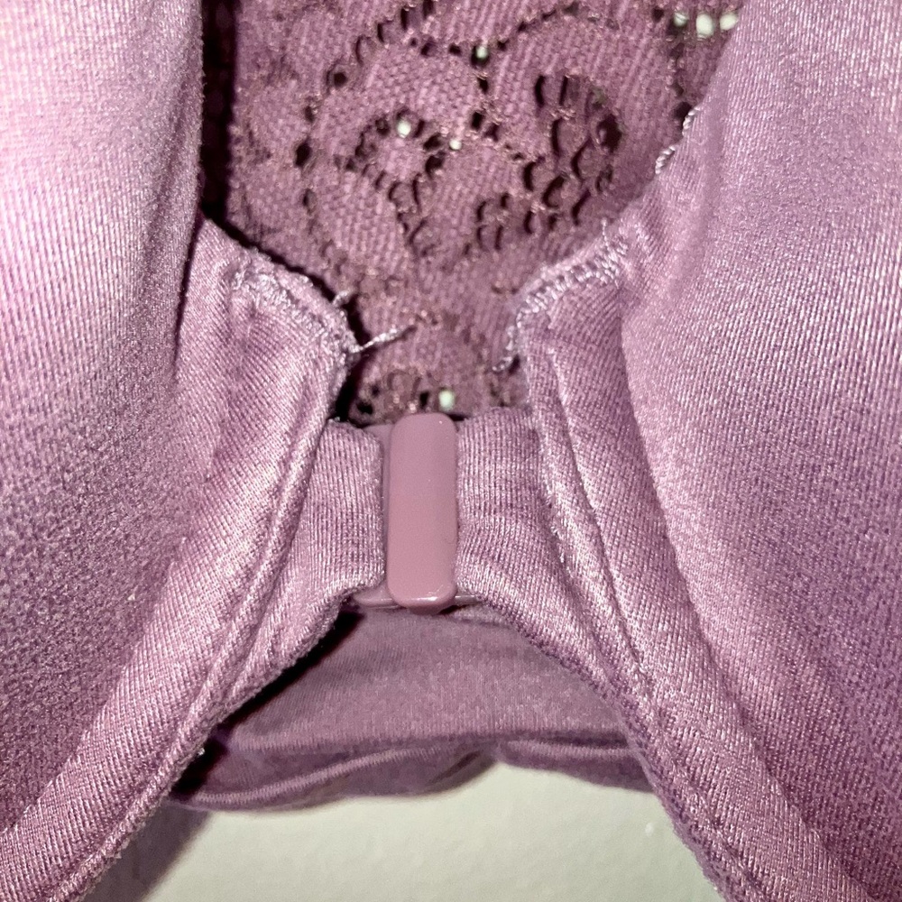 Victoria Secret BBV Perfect Coverage lightly-lined racerback bra. - Picture 3 of 4